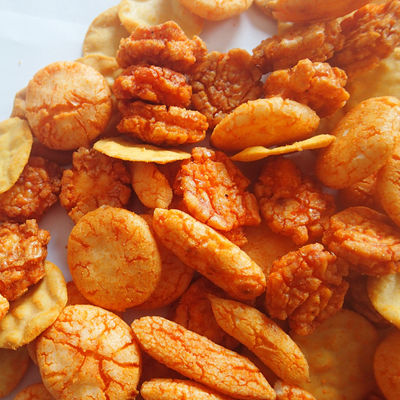 주문 복합적인 형상 후라이드 시금치 명부 고온 바삭바삭한 매운 비스킷 online manufacture