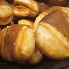 좋은 가격 베트남 오도독 소리나는 구어진 잠두는 벨트를 감는 것으로 저지방 칠레고추를 넣은 저민 고기와 강낭콩 스튜를 바삭바삭하게 굽습니다 온라인으로