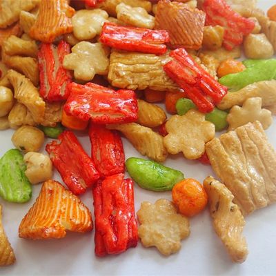 주문 건강 한 직사각형 일본 쌀 크래커: 맛 이 풍부 하고 지방 이 적다 online manufacture