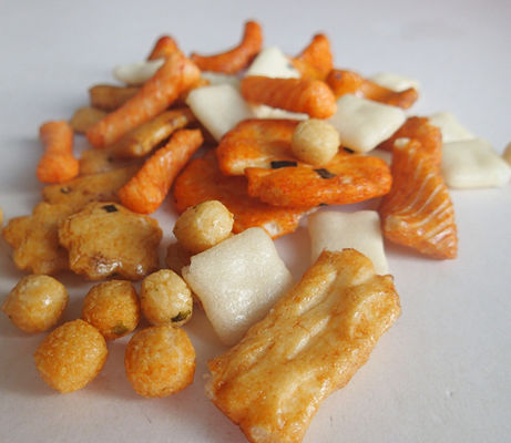 좋은 가격 중국 과자 제조 좋은 맛깔짐 과자 전병 리히리 비빔밥 크래커 온라인으로