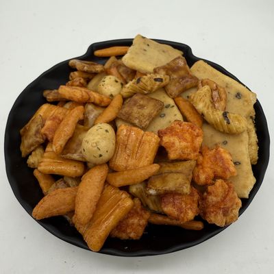 좋은 가격 우리의 공장에서 판매 된 쌀 크래커 튀긴 저 칼로리 건강한 간식 옵션 온라인으로