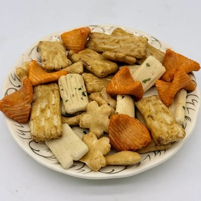 좋은 가격 바삭한 혼합 쌀 과자 | 아시아 풍미 간식 (도매 대량 판매용) 온라인으로